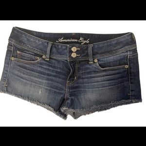 AMERICAN EAGLE | Low-Rise Cut Off Denim Shorts